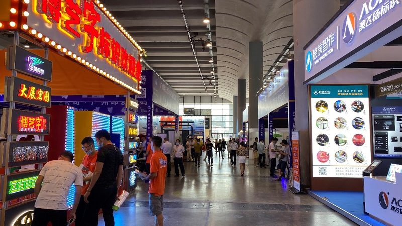了解加盟条件后，接下来是加盟流程。以下是一般的小型包装设计公司加盟流程：