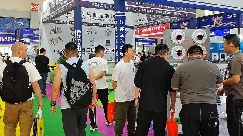 广告设计与制作加盟，如何选择更合适？**